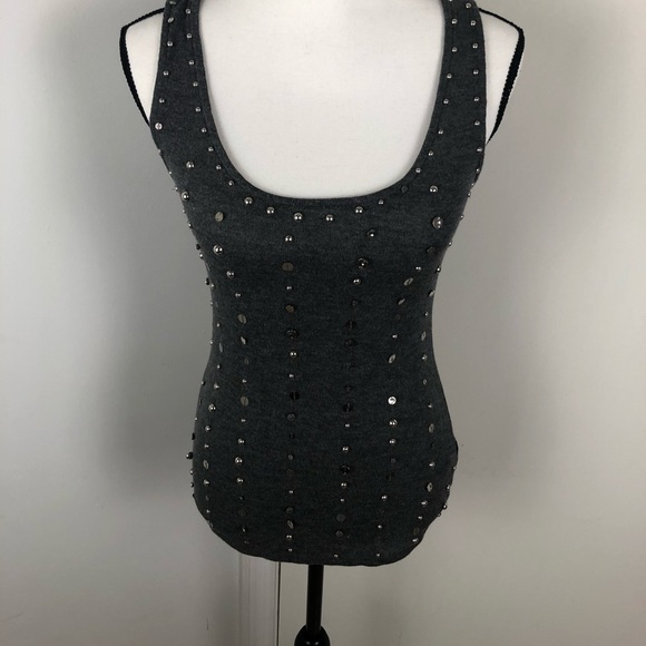 Beautiful LoLa Sleeveless Top - Picture 3 of 16